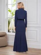 Vestido longo de mãe da noiva estilo tubinho/coluna com decote quadrado e plissados