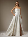 Robe de mariée blanche en jacquard floral, bustier sans bretelles, coupe trapèze
