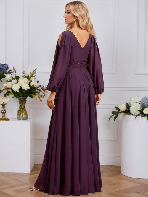 Vestido de noche largo línea A de gasa con escote en V, hombros descubiertos, volantes en cascada y pedrería