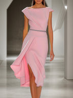 Vestido Midi Rosa com Decote Assimétrico, Manga Curta e Strass, Modelo A-Line