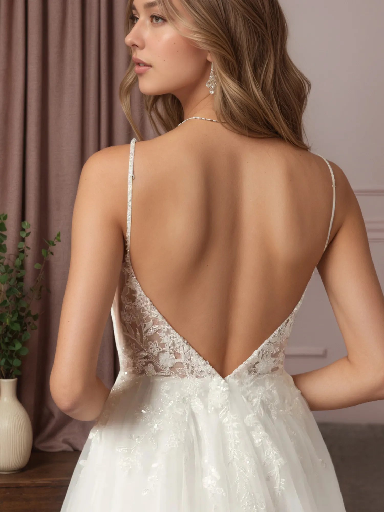 Abito bianco a linea A con scollo a V, paillettes e tulle senza maniche