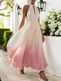 Vestido longo rosa evasê em chiffon com decote halter, efeito ombré, pérolas, recorte e gola alta falsa