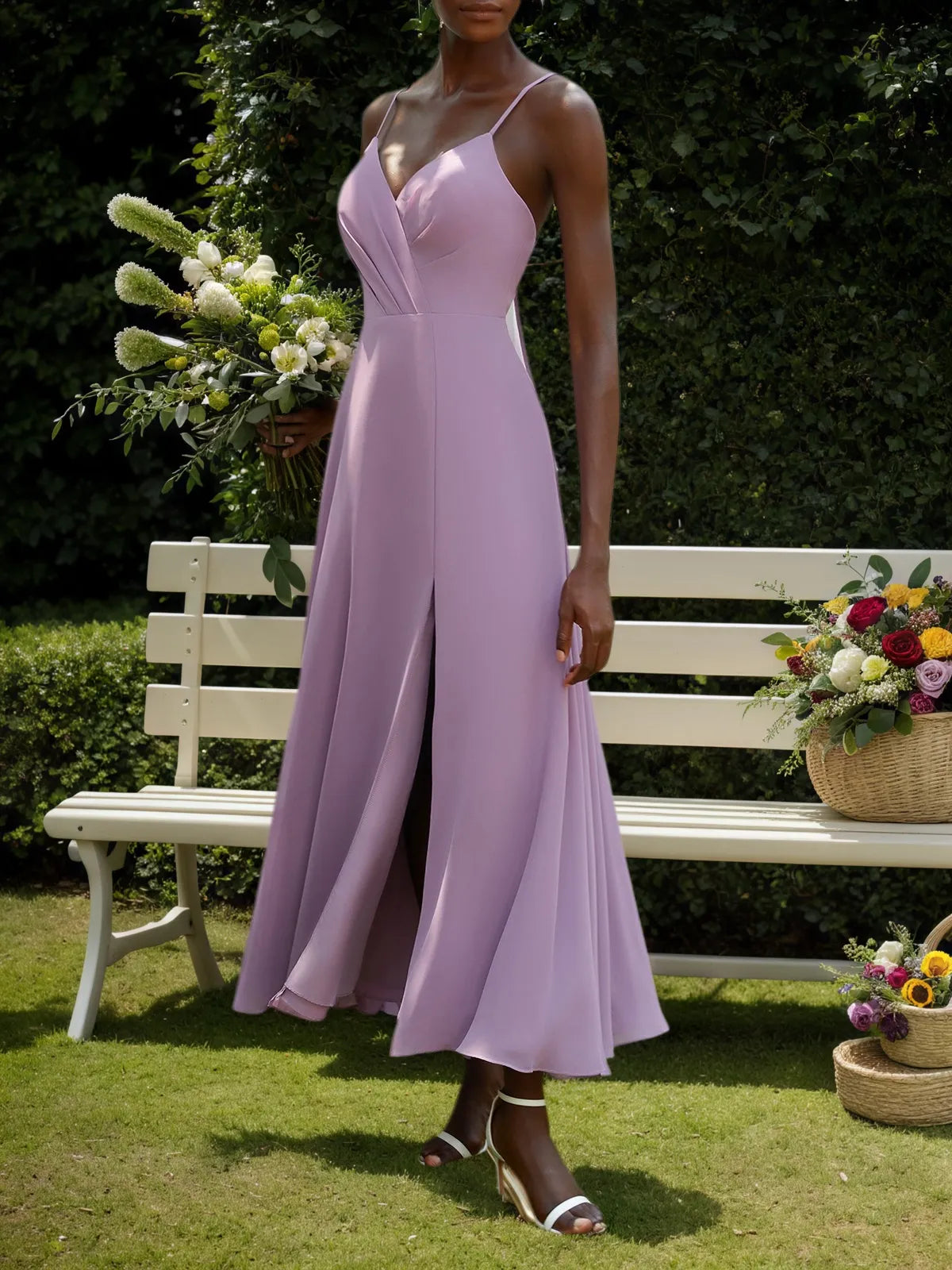 Hellviolettes Chiffon Spaghetti-Träger A-Linien Maxikleid für Brautjungfern