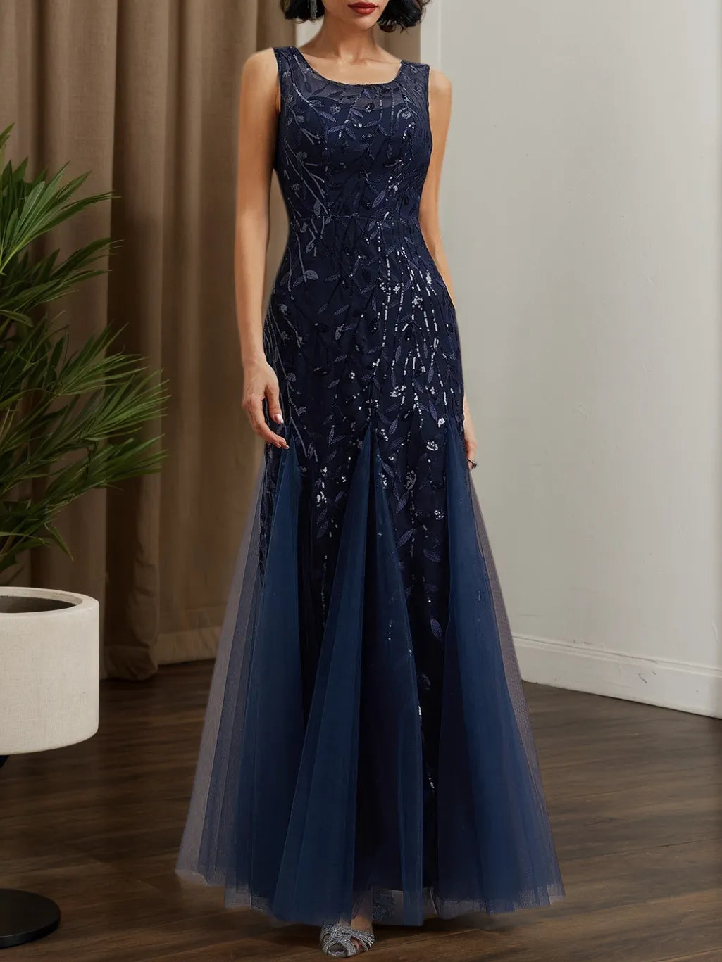 Robe maxi sans manches bleu violet à sequins à col rond et coupe droite