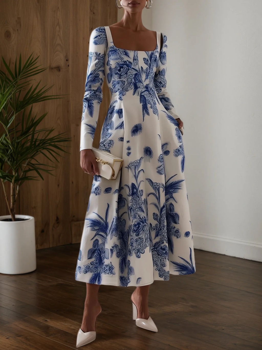 Robe midi à manches longues bleu floral classique à encolure carrée et coupe évasée