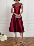 Abito midi a linea ad A in satin e rete rosso vino con scollo tondo e maniche corte