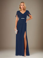 Abito lungo a tubino/colonna in chiffon blu scuro con scollo a V e maniche corte