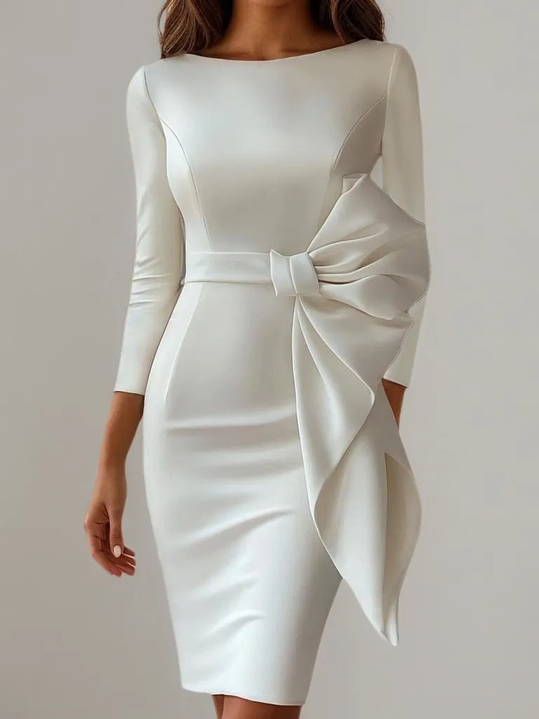 Weißes Kleid mit Schleife, Boot-Ausschnitt und dreiviertel Ärmeln, Etuikleid in Midi-Länge