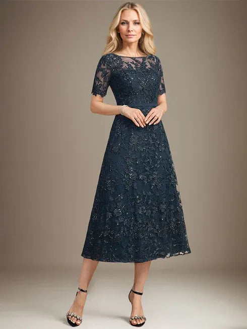 Vestido de Mãe da Noiva em Renda com Decote Ilusão, Corte A, Comprimento Chá e Paetês