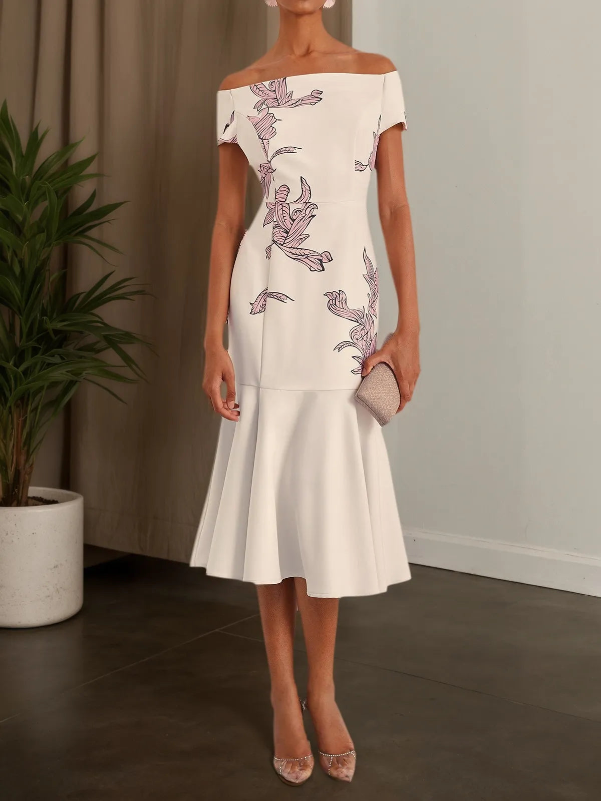 Robe midi sirène abricot blanc à fleurs épaules dénudées