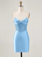 Vestido justo tomara que caia de baile com corpete bordado de miçangas