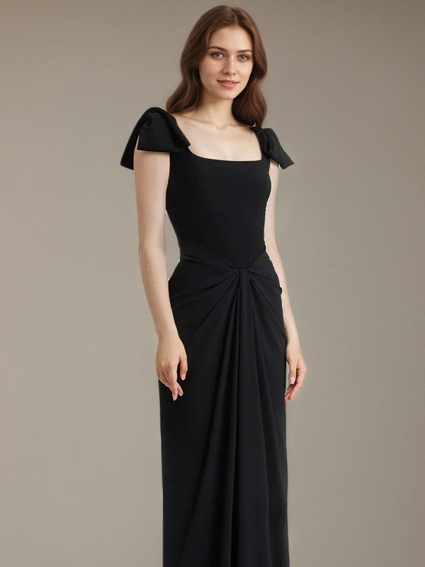 Abito lungo in crepe elasticizzato nero con scollo quadrato e maniche a fiocco