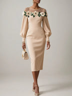 Aprikosenfarbiges, appliziertes, florales klassisches Midi-Kleid mit Rundhalsausschnitt, langen Ballonärmeln