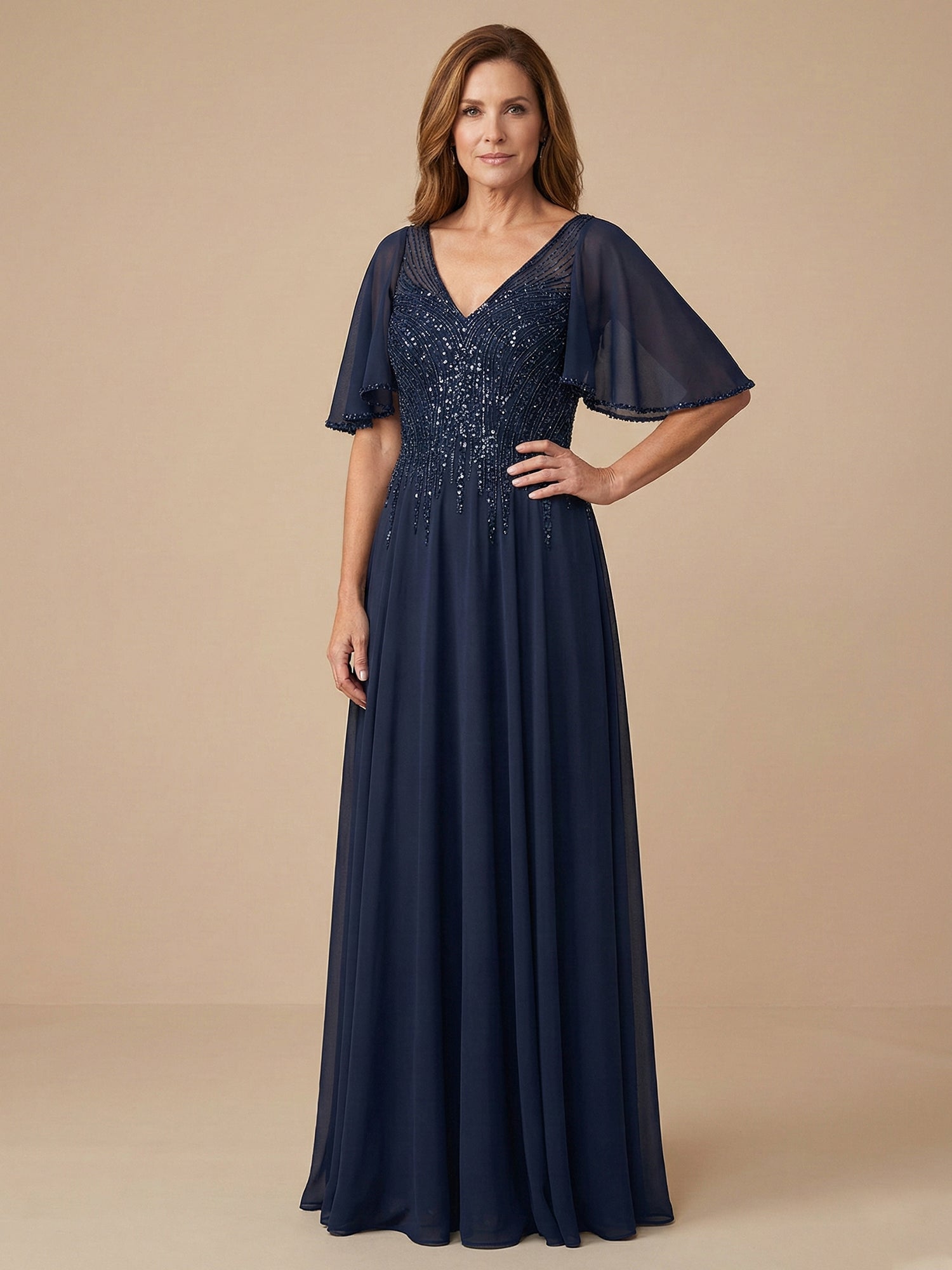Robe mère de la mariée en mousseline coupe trapèze avec manches évasées et sequins scintillants