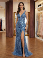 Robe longue de bal bleu acier à sequins avec plumes, fente