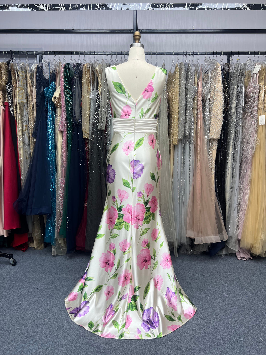 White Bow Floral V Neck Sleeveless Mermaid Gown Satin Dress