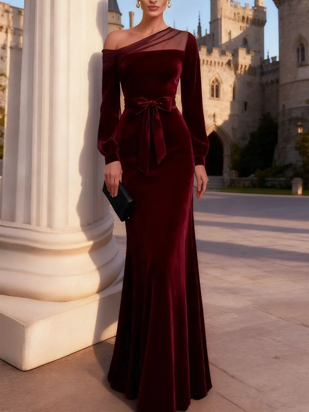 Abendformelles burgunderrotes Samt-Maxikleid mit einer Schulter