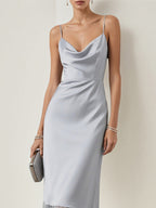 A-Linien silbernes Satin-Kleid mit Spaghettiträgern, ärmellos, bodenlang, mit Pailletten