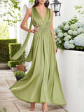 Vestido verde plissado longo para convidada de casamento no outono, com lenço