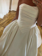 Strapless Pleated Satin Wedding Dress Minimalist Plain A-Line Bridal Gown With Train