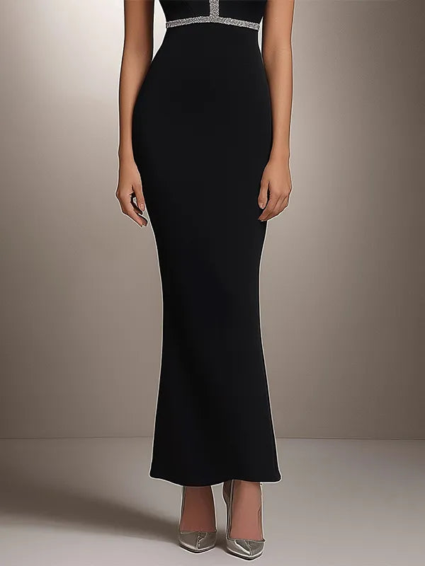 Halbformelles Party-Kleid, schwarzes, silberverziertes, figurbetontes Midikleid