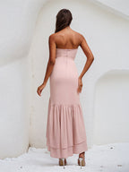 Vestido rosa de gasa sin hombros, sin mangas, de longitud asimétrica con volantes