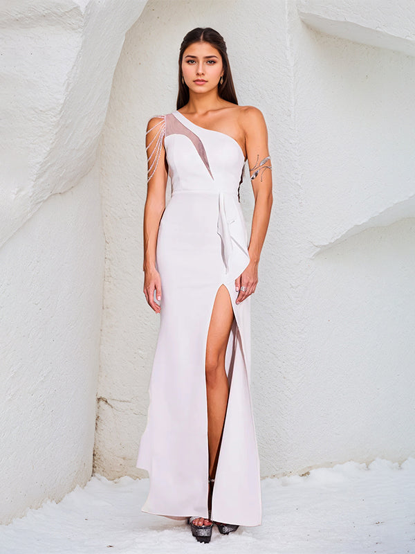 Weißes Chiffon-Ein-Schulter-Ärmelloses bodenlanges Kleid mit hohem Schlitz