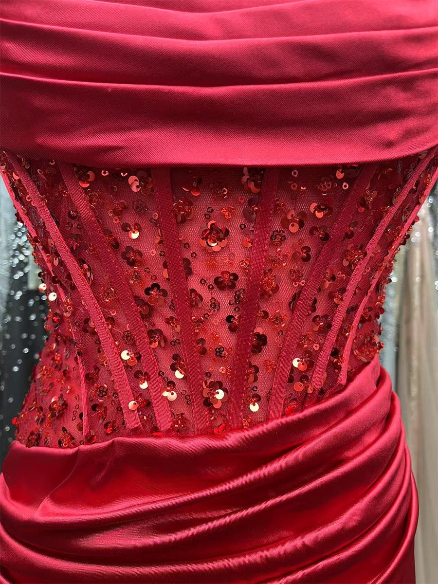 Bodycon Scoop Neck Satin Short Homecoming Dress with Appliqeus