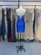 Robe courte de bal de promo bustier ajusté sans bretelles ornée de perles