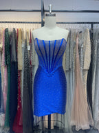 Robe courte de bal de promo bustier ajusté sans bretelles ornée de perles
