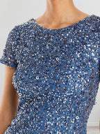 Vestido largo para madre de la novia azul polvo con lentejuelas y escote redondo ajustado
