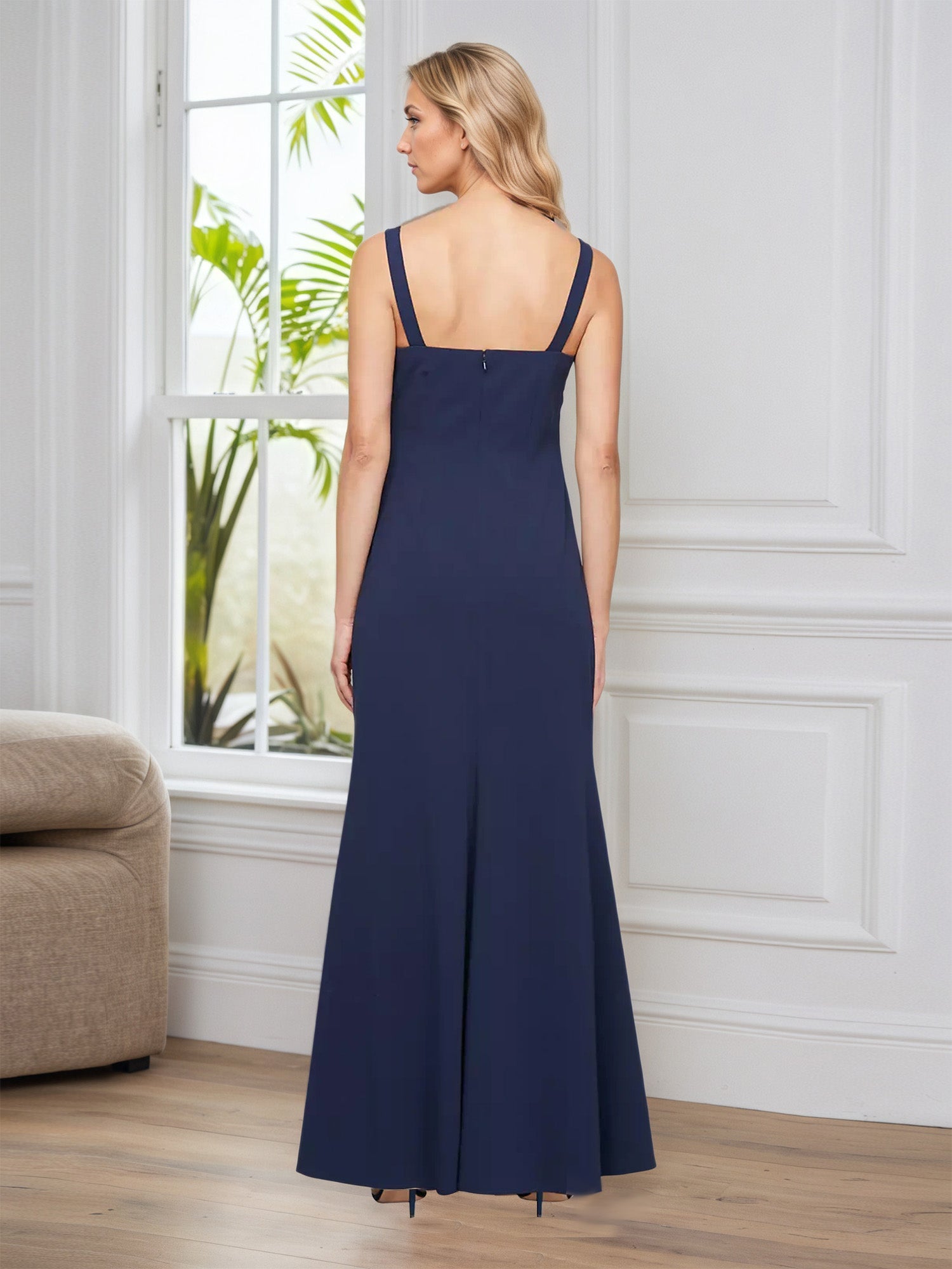 Vestido longo de mãe da noiva estilo tubinho/coluna com decote quadrado e plissados