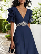 Bläulich-lila plissiertes Chiffon A-Linien Maxikleid mit Strass, V-Ausschnitt und kurzen Ärmeln