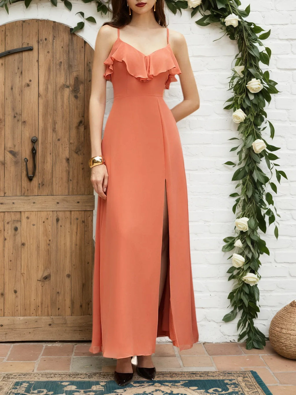 Orangerot gerafftes Chiffon Spaghettiträger ärmelloses A-Linien Maxikleid Brautjungfernkleid