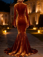 Vestido longo marrom de veludo para festa de fim de ano, modelo sereia com babados e fenda