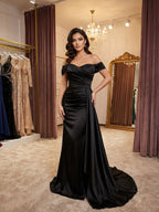 Vestido longo de baile preto em cetim, ombro a ombro, drapeado