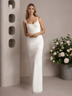 Vestido de novia de gasa blanco, corte recto y escote en V