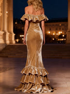 Vestido longo de festa de veludo champanhe estilo sereia com camadas e babados