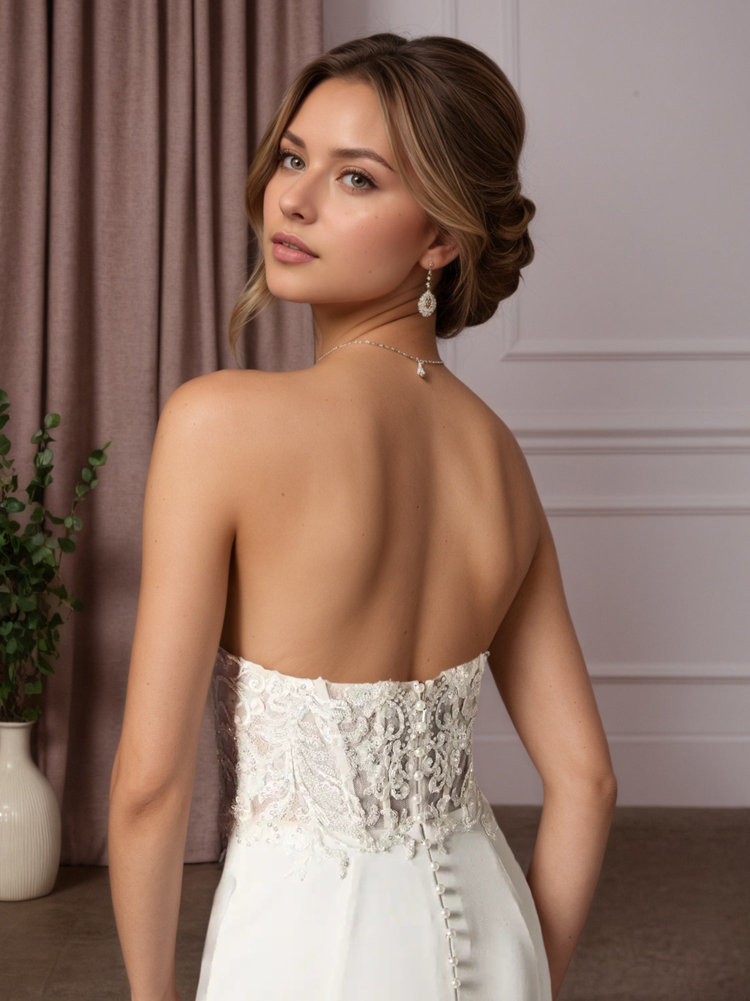 Vestido de noiva sereia em renda branca com cetim e crepe nas costas