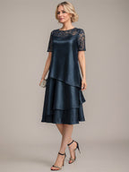 Vestido de mãe da noiva em linha A, comprimento até o joelho, com decote redondo, aplicações e paetês