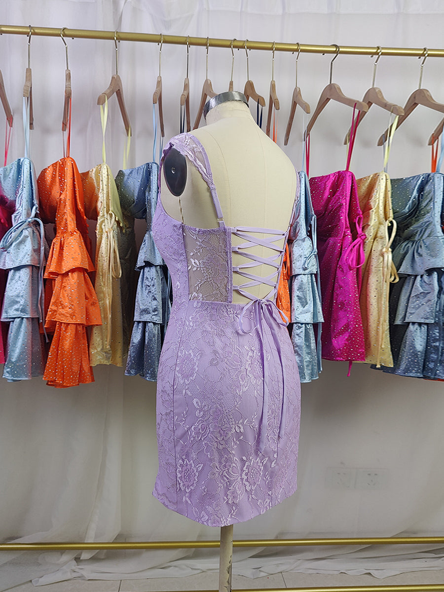 Vestido Justo de Renda para Festa de Volta às Aulas com Fenda Lateral