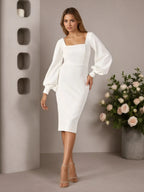 Robe de mariée blanche fourreau en crêpe stretch col carré