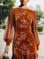 Karamellfarbenes Mesh-Samt-Kleid mit Rundhalsausschnitt, langen Ballonärmeln und Meerjungfrauen-Midi-Länge