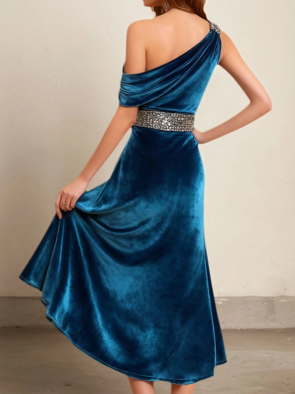 Formelles blaues Etuikleid mit Ein-Schulter-Träger, tailliertem Samt-Midikleid