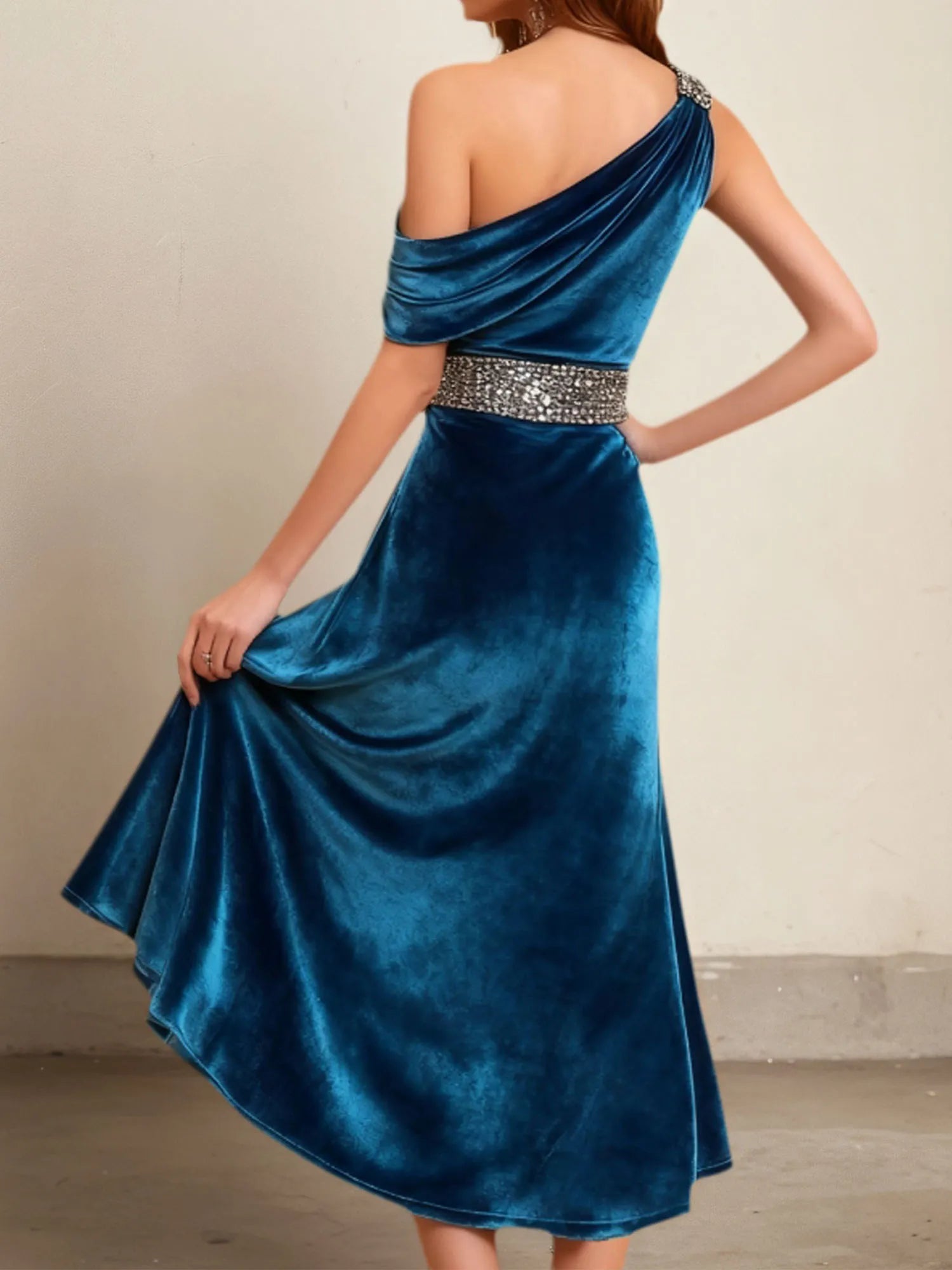 Formelles blaues Etuikleid mit Ein-Schulter-Träger, tailliertem Samt-Midikleid