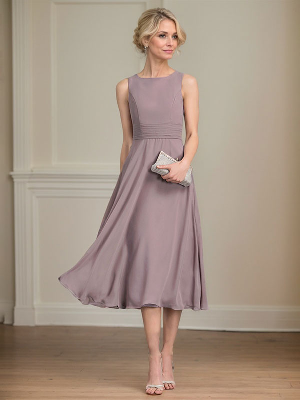 Robe de mère de la mariée en mousseline longueur thé ligne A à encolure dégagée avec plis