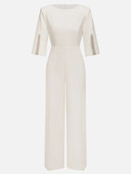 Macacão feminino branco com imitação de pérolas, decote barco com fenda e mangas meia-lua, elegante
