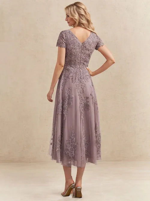Robe de mère de la mariée A-line en tulle et dentelle, col arrondi, longueur thé