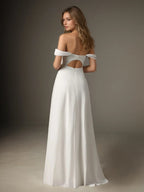 Abito da sposa bianco a linea ad A con scollo a barca e chiffon elasticizzato senza spalline