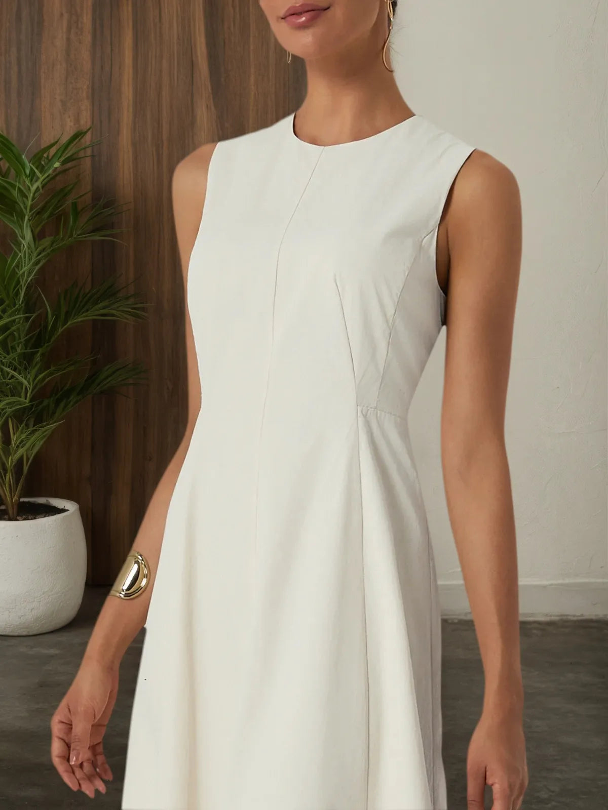 Aprikosenfarbener Lyocell-Baumwoll Midi A-Linien Kleid mit Rundhalsausschnitt und ärmellos